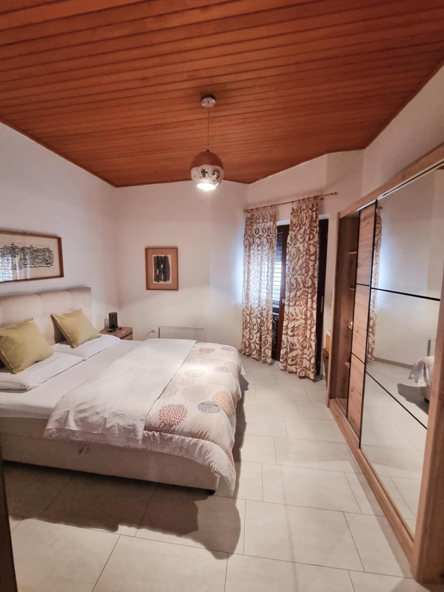Villa Zlata - Holiday House バスカ 部屋 写真